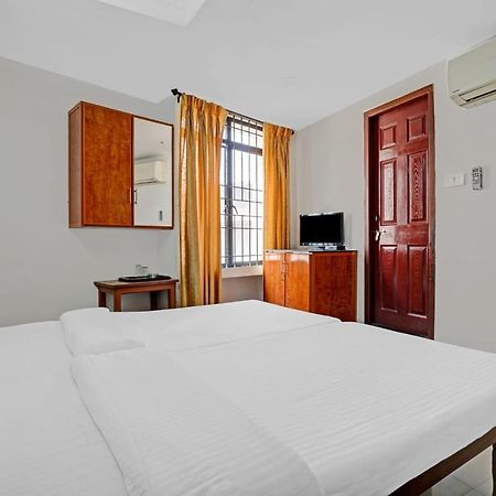 Capital O 86604 Aramam Executive Inn Kochi Exterior foto